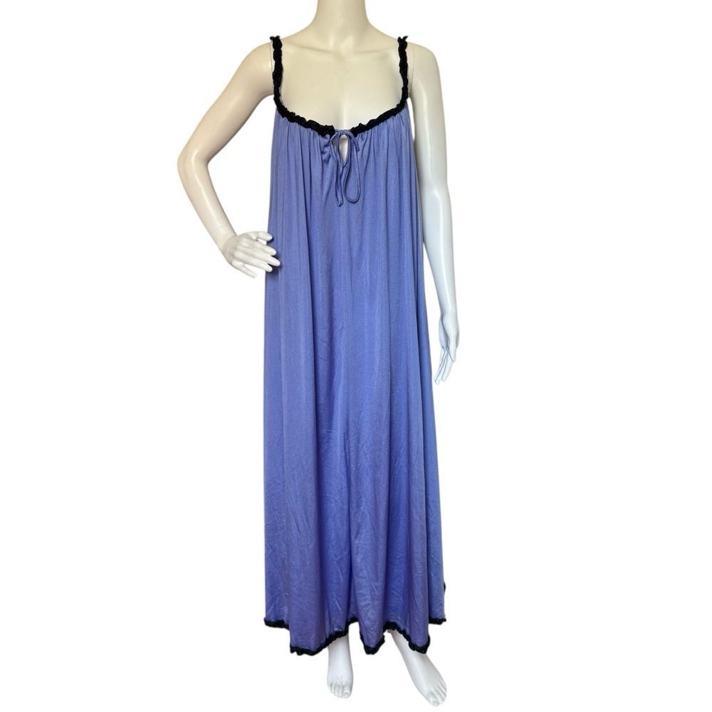 Amoureuse Long Nightgown Lined Ruffle Trim Neckline & Hem Periwinkle Sz L 18-20